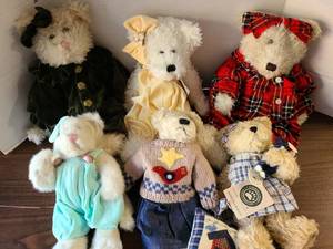 lot 3015 image: Boyds Bears