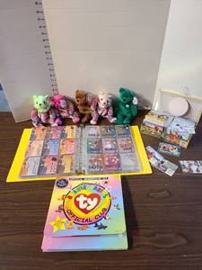 lot 3102 image: Ty Beanie Babies Collection with Game Cards Official Membership Kit and collectors cards