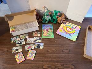 lot 3104 image: Ty Beanie Babies Collection Lot with Trading Cards, Guides and Plush Toys