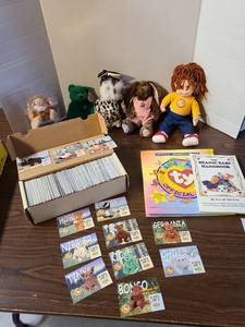 lot 3107 image: Ty Beanie Babies Collection Lot Trading Cards Handbook Plush Toys