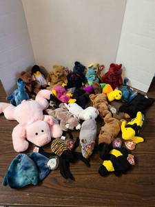 lot 3112 image: Ty Beanie Babies Lot