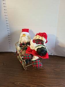 lot 3134 image: Santa Claus  and Mrs Claus Figurines in Metal Sleigh, 3Piece Set