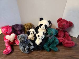 lot 3135 image: Russ Bears and Bears from the past
