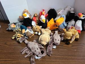 lot 3209 image: Ty Beanie Babies