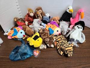lot 3210 image: Ty Beanie Babies
