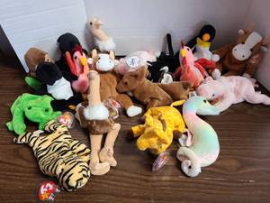 lot 3214 image: Ty Beanie Babies