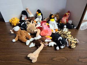 lot 3215 image: Ty Beanie Babies
