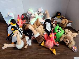lot 3221 image: Ty Beanie Babies