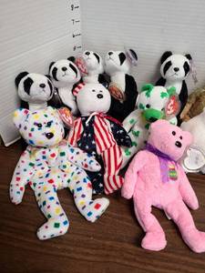 lot 3222 image: Ty Beanie Babies