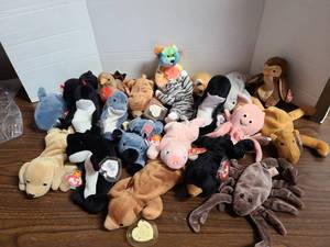 lot 3226 image: Ty Beanie Babies