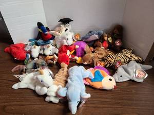 lot 3232 image: Ty Beanie Babies