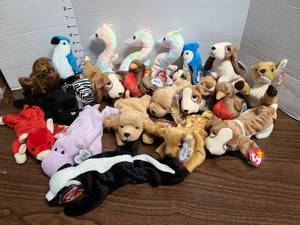 lot 3233 image: Ty Beanie Babies