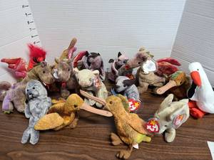 lot 3241 image: Ty Beanie Babies