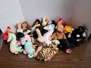 lot 3242 image: Ty Beanie Babies