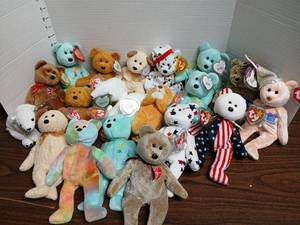 lot 3246 image: Ty Beanie Babies