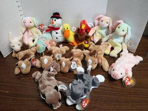 lot 3313 image: Ty Beanie Babies