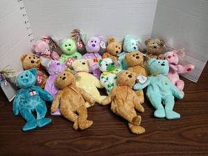 lot 3319 image: Ty Beanie Babies