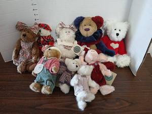 lot 3410 image: Boyds Bears  Plush