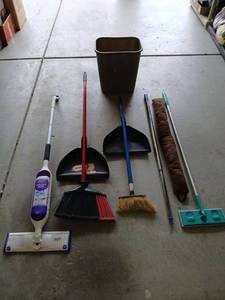 lot 3423 image: Cleaning Supplies Lot Brooms Mops Dustpans Trash Can