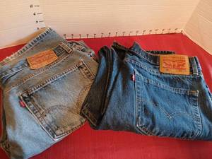 lot 7023 image: Levi Strauss & Co. Jeans 501 36x34 and 36x31