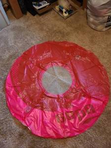 lot 7028 image: Inflatable  floatie