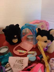 lot 7032 image: Justice Pet Carrier Playset  with Accessories