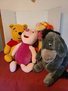 lot 7053 image: Winnie the Pooh Plush Toy Lot 4 Piece Set Piglet Eeyore Tigger