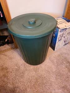 lot 7054 image: Green Storage Container with Lid and Handle