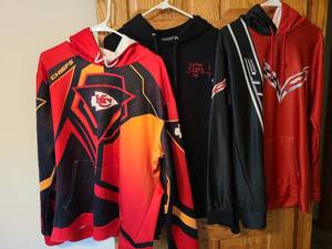 lot 7061 image: Mens hoodies, Chiefs, Corvette,  XL