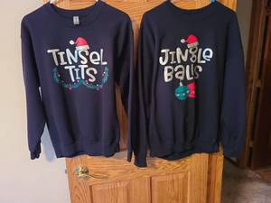 lot 7063 image: Couples Christmas sweatshirts. M, XL