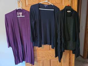 lot 7069 image: Ladies cardigans