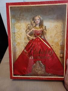 lot 7109 image: 2014 Holiday Barbie