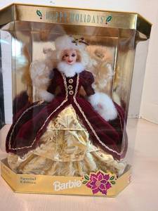lot 7110 image: Happy Holidays Barbie Special Edition 1996