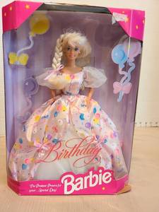 lot 7111 image: 1996 Birthday Barbie