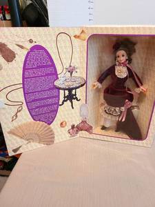 lot 7116 image: Victorian Lady Barbie, 1995