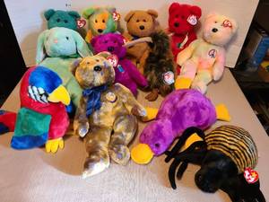 lot 7130 image: TY Beanie Buddies