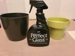 lot 7147 image: Spray bottle of Perfect Glass, ceramic and plastic flowerpots