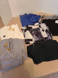 lot 7151 image: Ladies clothing, size M