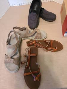 lot 7154 image: Ladies footwear, 8 and 8.5.