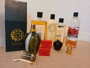 lot 7158 image: La-Tee-Da effusion fragrance lamp with oils and wicks