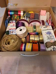 lot 7162 image: Box of ribbon