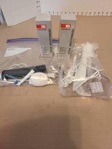 lot 7177 image: Waterpik, electric toothbrush, whitening mouthwash