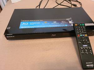 lot 7181 image: Sony Blu-ray player with remote