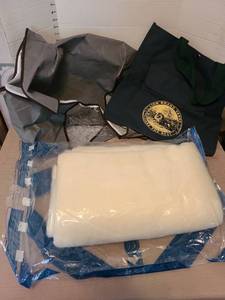 lot 7188 image: White blanket and storage bags