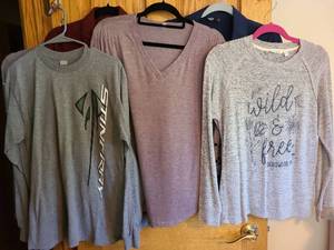 lot 7210 image: Ladies tops, M, L