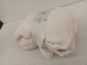 lot 11019 image: Herringbone Plush King Blanket
