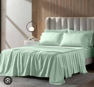 lot 11043 image: Slumber Chill 5 Piece Cooling Sheet Set, Missing Flat Sheet