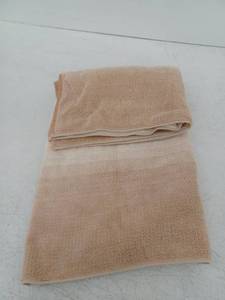 lot 11048 image: Loftex Ombre Bath Towel Set Beige Cream