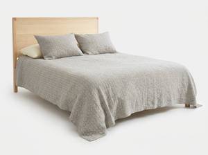 lot 11051 image: Avocado Organic Cotton 3 Piece Coverlet Set King