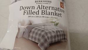 lot 11052 image: Berkshire Down Alternative Filled Blanket, Queen Size,  Reversible